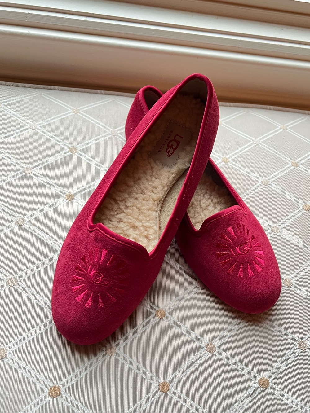 UGG Australia Red Suede Sunburst Slippers / Flats
Size: US Women's 7